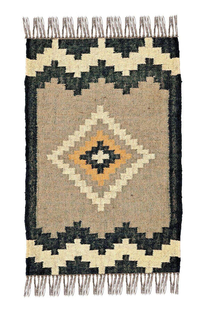 alfombra kilim, de lana y yute,  pequeña, geometrica, color blanco y negro, reversible, artesanal, India.