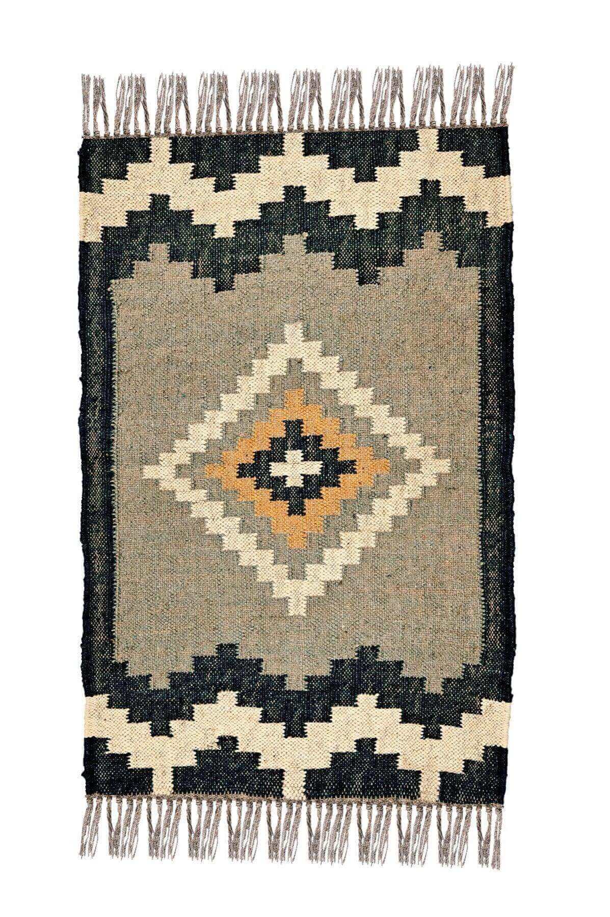 alfombra kilim, de lana y yute,  pequeña,  ,étnica, geométrica, color blanco y negro  reversible, artesanal, India.